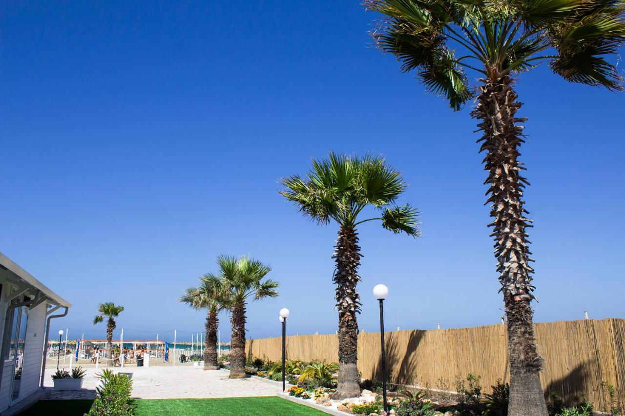 Aurora Beach & Suite Margherita Di Savoia Exterior photo